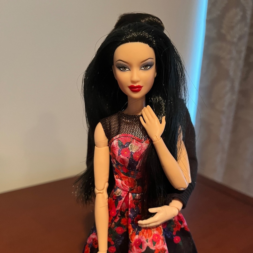 Barbie Doll 2009 Basics Collection 001, Model 05, Mattel - Picture 8 of 8